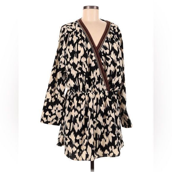 Boutique Umgee Animal Print Long Sleeve Tunic/Dress…Size Medium - Picture 5 of 7